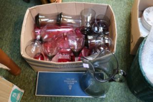 Collection of assorted Mid Century glassware and a Boxed set of Royal Worcester dishes