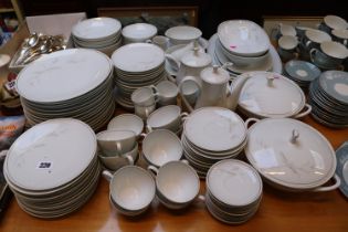 Noritake China Windrift Dinner service