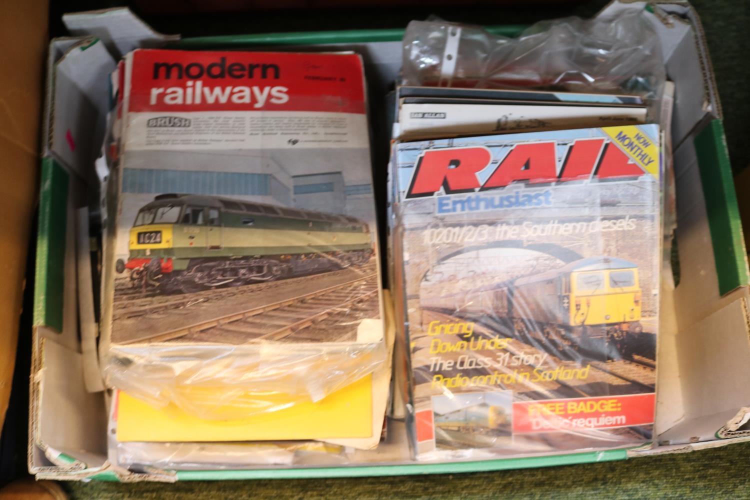 Railwayana related Eastern Southern Area Manual, Steam Railway Magazine, Modern Railways, British - Image 3 of 3