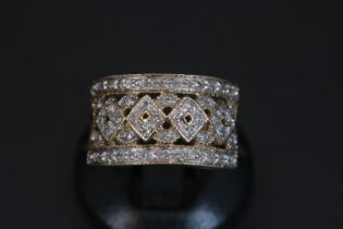 Ladies 9ct Gold Diamond Pierced design ring Size M 3.5g total weight