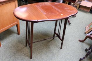 Good quality Edwardian Mahogany Inlaid table with shaped top and Turned stretcher