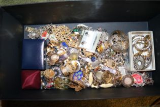 Collection of assorted Costume Jewellery to include Silver and Seed Pearl Brooch