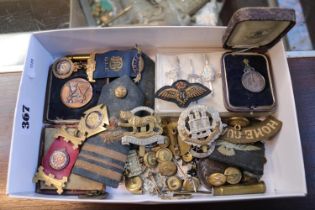 Small tray of Military related items to include Badges, Buttons and Sweet heart bar brooches etc