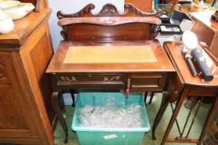 Edwardian Mahogany Ladies writing desk with inset leather top with cupboard and drawer complete with