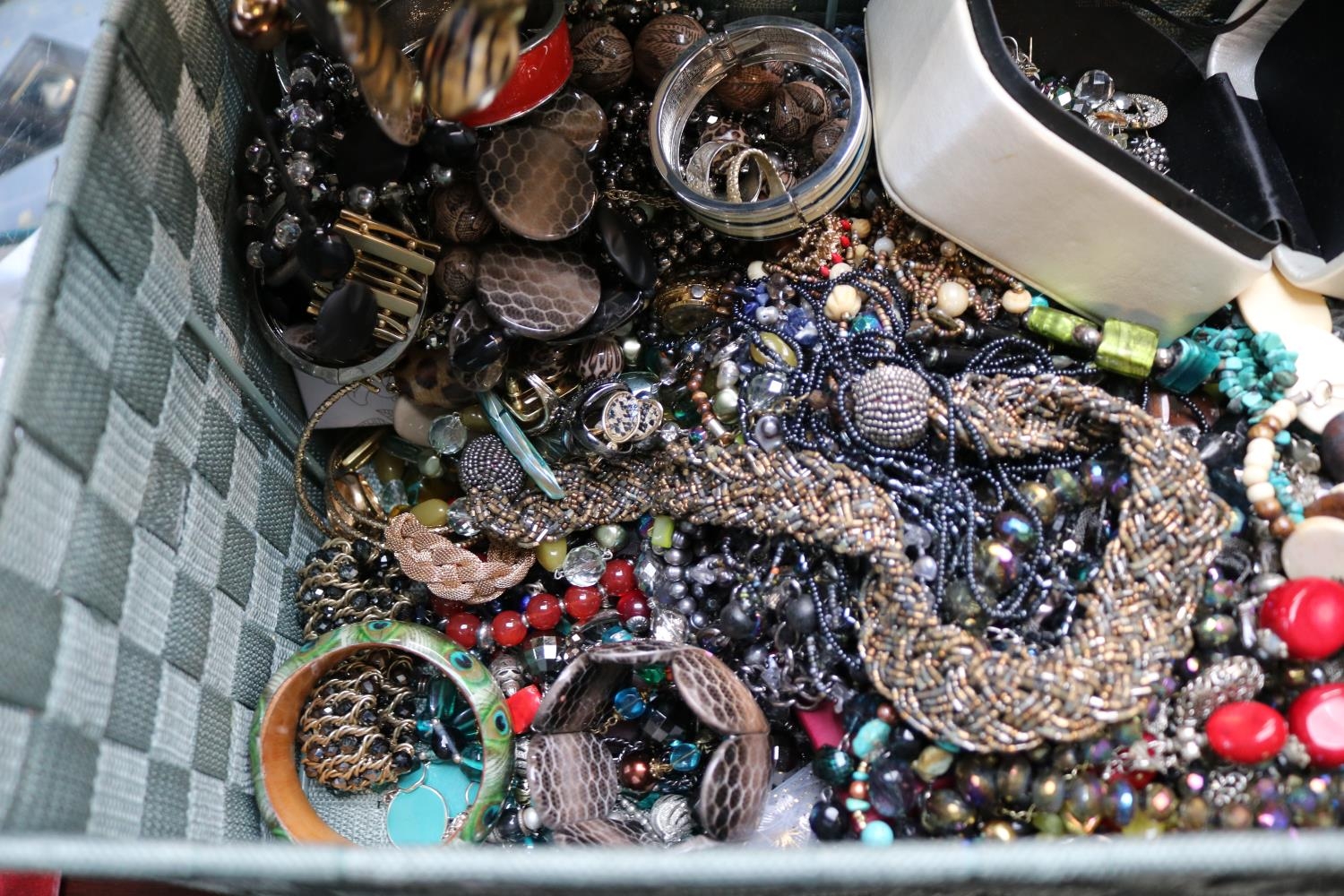 Large Box of assorted Costume jewellery to include Bangles, Necklaces etc - Image 2 of 5