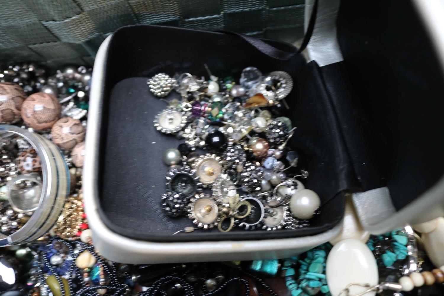 Large Box of assorted Costume jewellery to include Bangles, Necklaces etc - Image 4 of 5