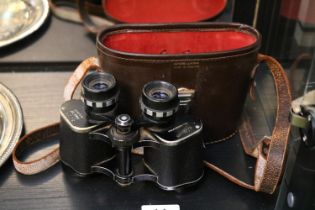 Pair of Cased Hilkinson Field 8 x 30 Field 7.5 Binoculars No. 422873