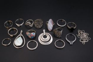 Good collection of Silver Dress rings of Stone set and pierced