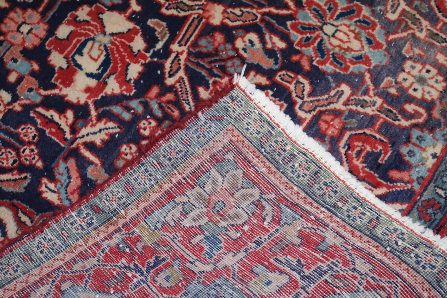 Good quality Red Ground Rug with central medallion 165cm in Length - Image 2 of 2