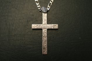 Large solid silver Italian cross and chain, 33g
