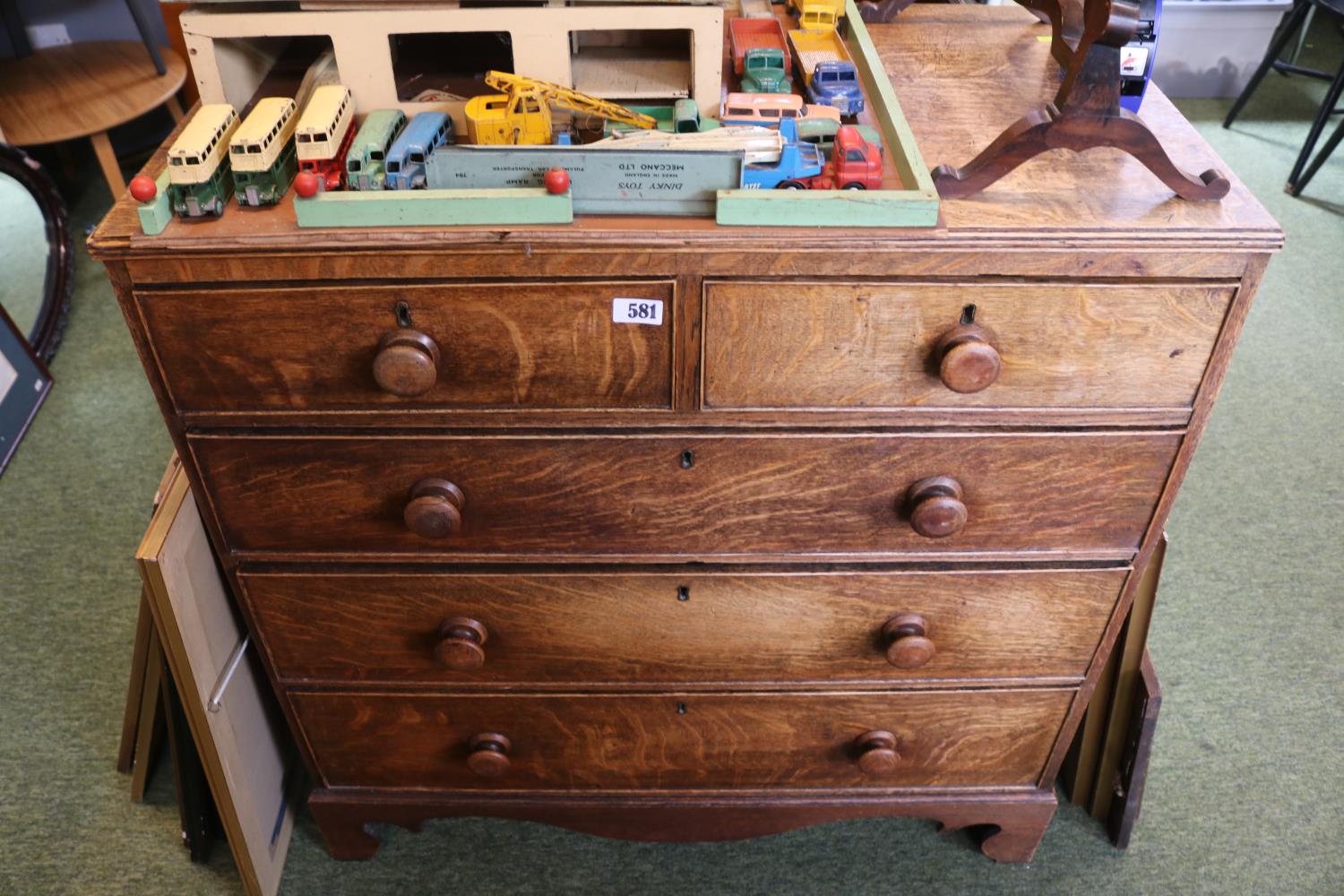 Georgian Oak Chest of 2 over 3 drawers on bracket feet