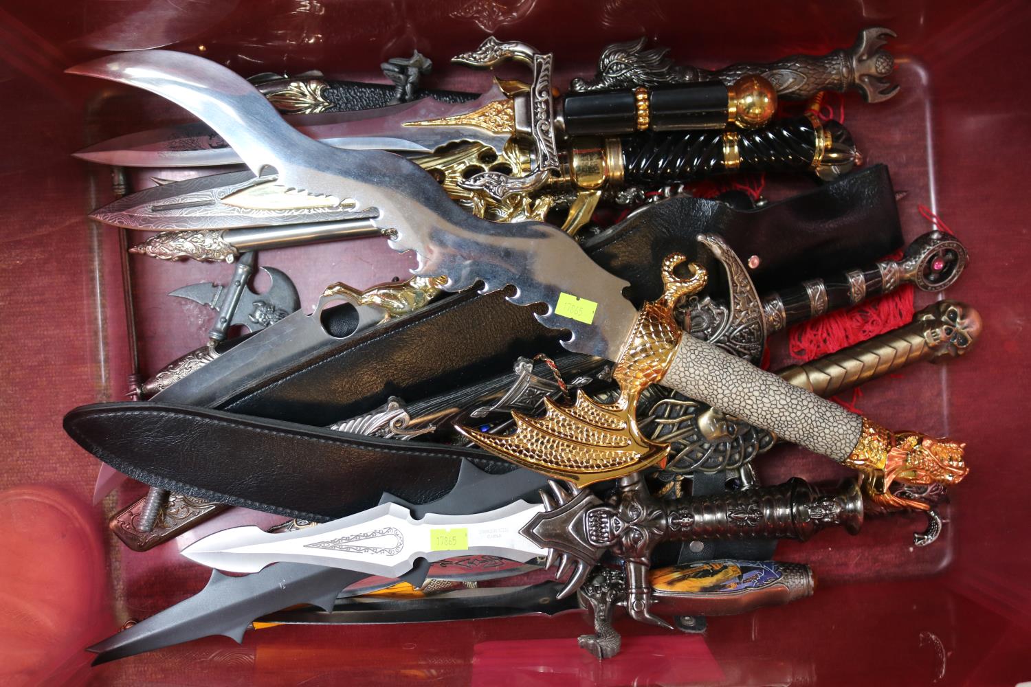 Collection of assorted Novelty Knives and blades and a Pair of Boxed Replica Flintlock pistols