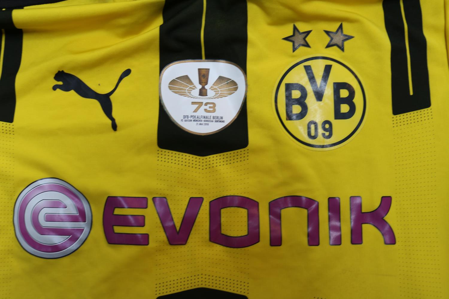 MARCO REUS 2016 DFB-POKAL FINAL MATCH WORN BORUSSIA DORTMUND JERSEY The 2016 DFB-Pokal Final decided - Image 3 of 7