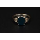 Vintage 9ct Gold Bloodstone set Gents ring Size Q. 2.3g total weight