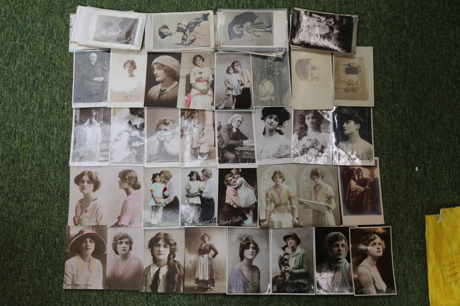 Collection of 135 Theatrical Postcards to include Gladys Cooper