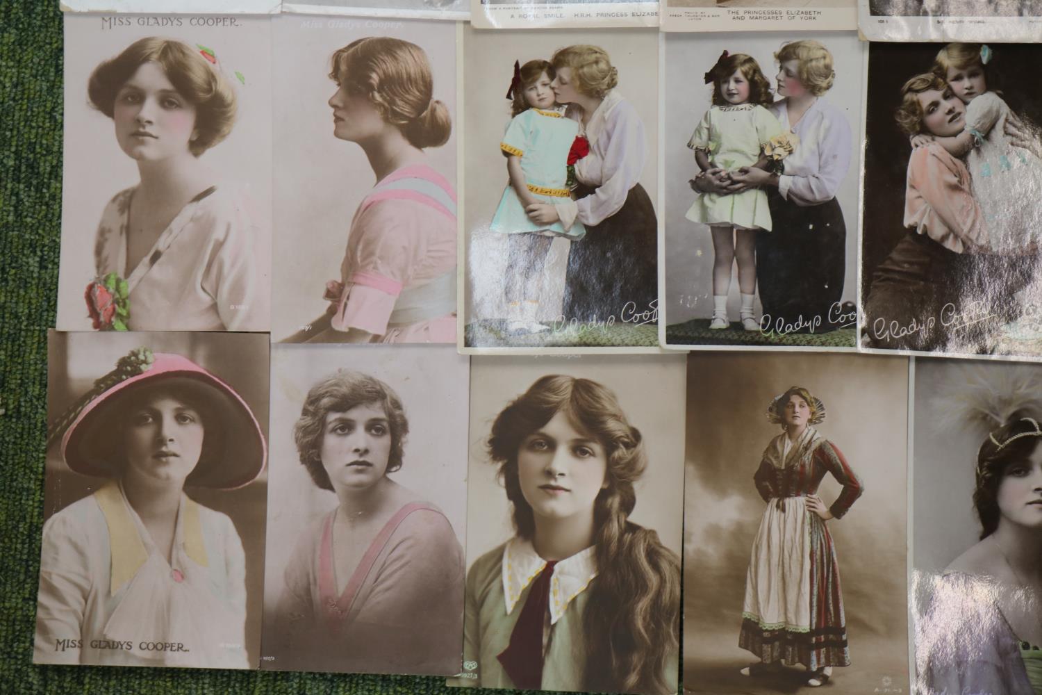 Collection of 135 Theatrical Postcards to include Gladys Cooper - Image 2 of 5