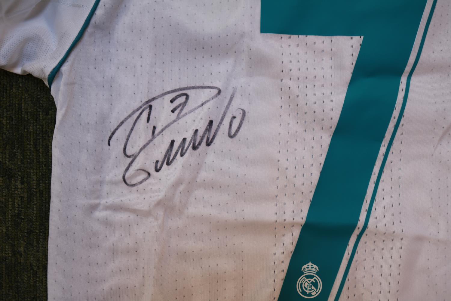 CRISTIANO RONALDO 2018 UEFA CHAMPIONS LEAGUE FINAL SIGNED REAL MADRID #7 JERSEY The jersey is - Image 4 of 5