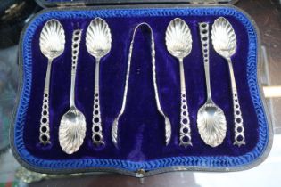Field & Son of Aylesbury Cased Silver Teaspoon & Sugar Tong set Sheffield 1910. 103g total weight