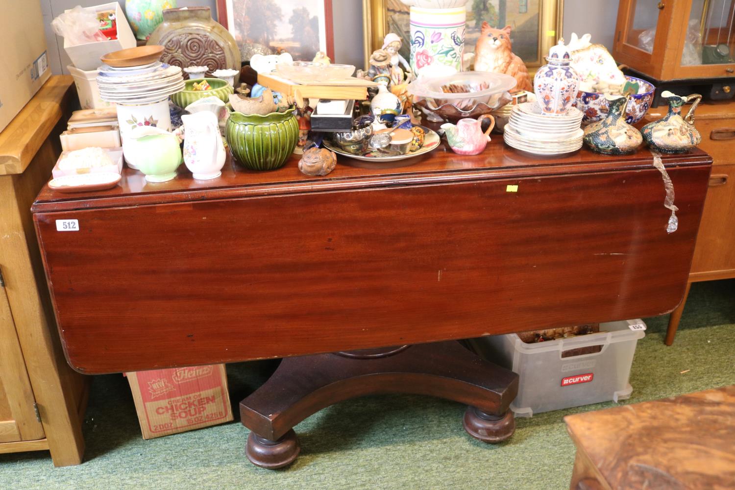 William IV Mahogany drop leaf dining table on trefoil base