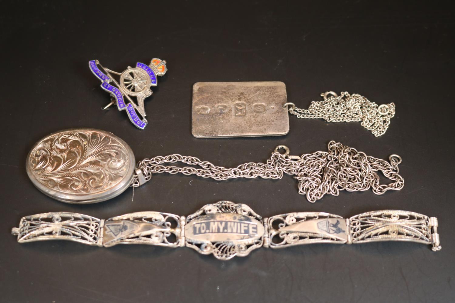 Collection of assorted Silver jewellery to include Ingot on chain, Sweetheart brooch, Oval pendant