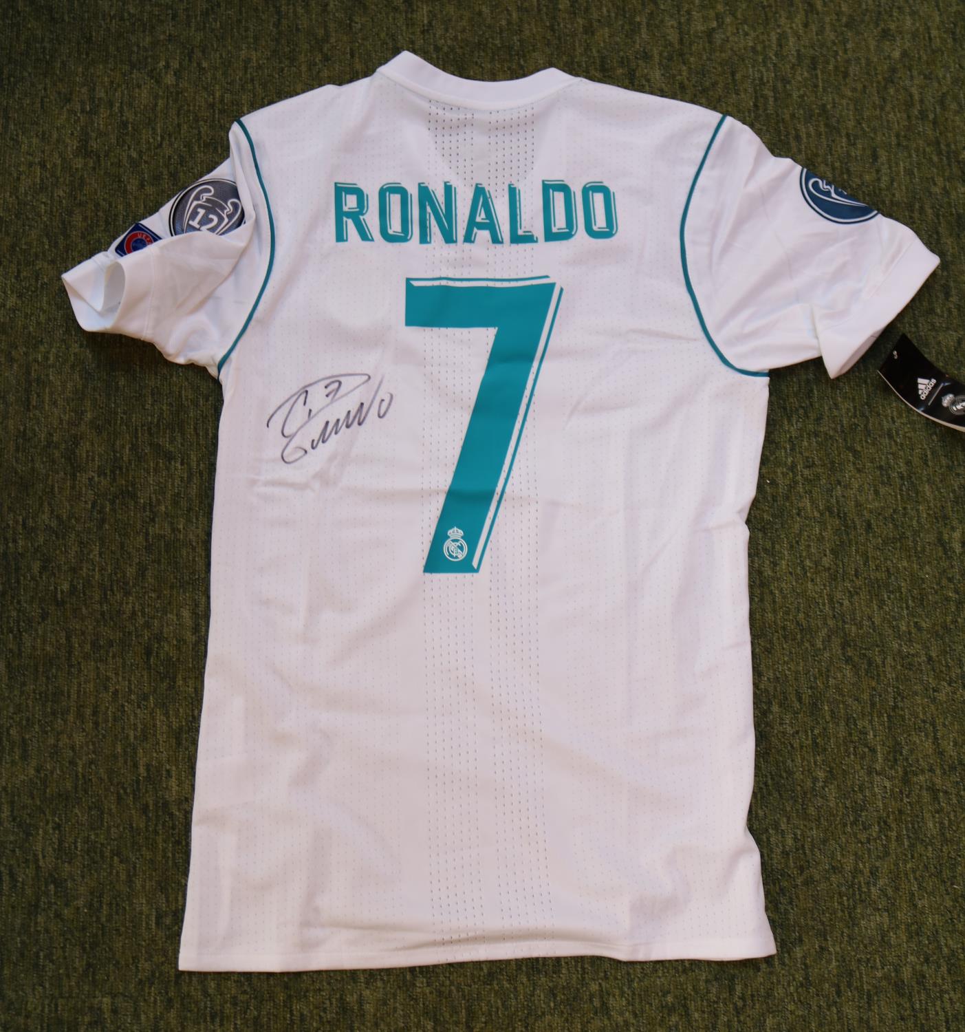 CRISTIANO RONALDO 2018 UEFA CHAMPIONS LEAGUE FINAL SIGNED REAL MADRID #7 JERSEY The jersey is - Image 3 of 5