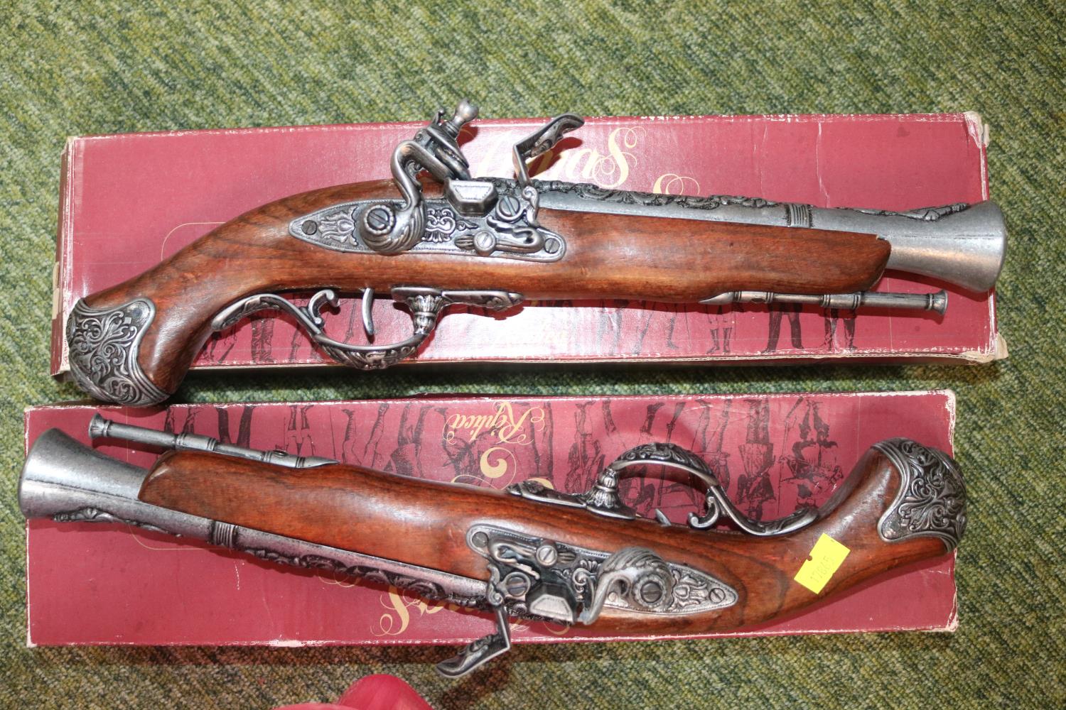 Collection of assorted Novelty Knives and blades and a Pair of Boxed Replica Flintlock pistols - Image 2 of 2