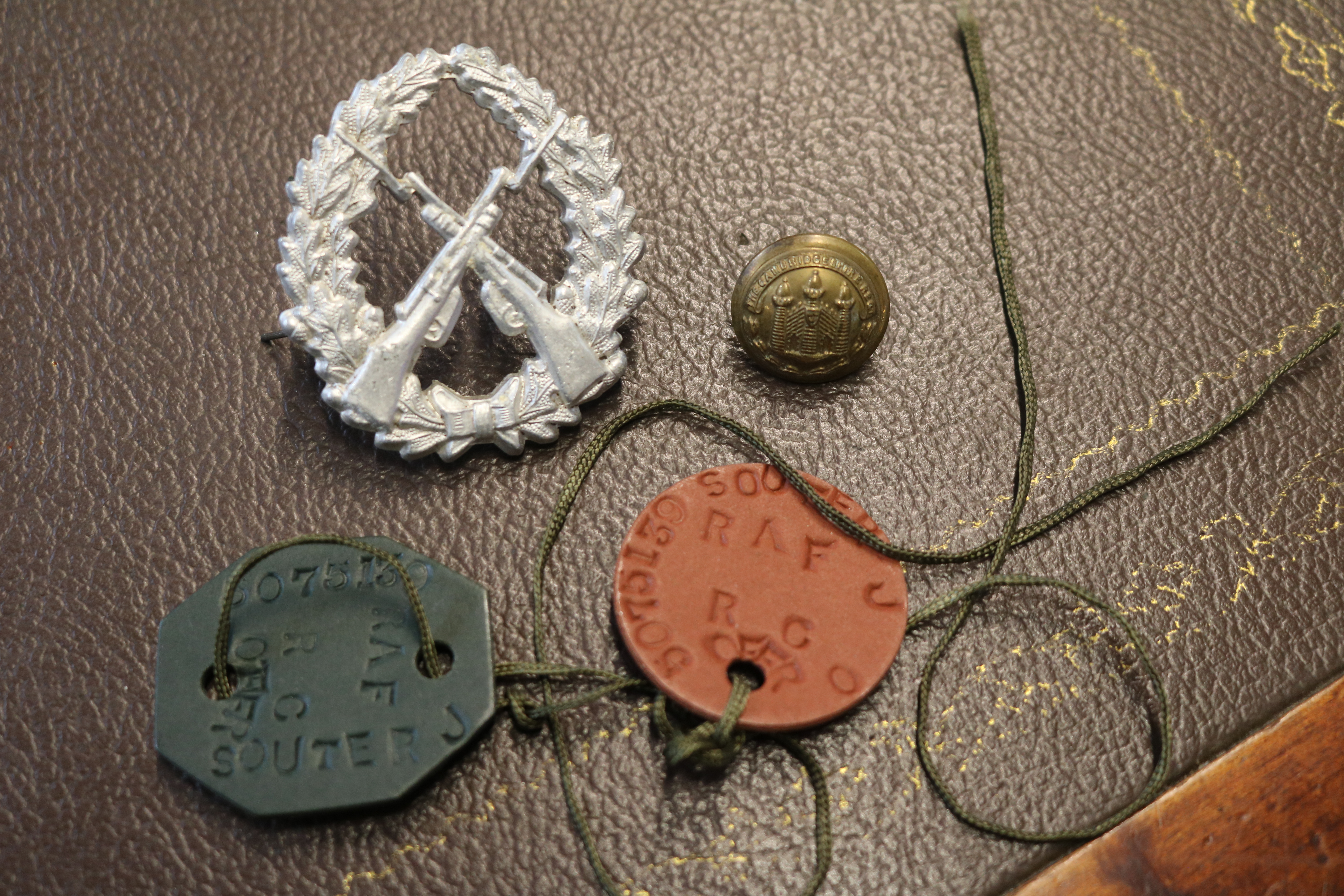 Collection of RAF and Military items to include Officers Cap, WWII Defence Medal, Forces Cloth Badge - Image 5 of 5