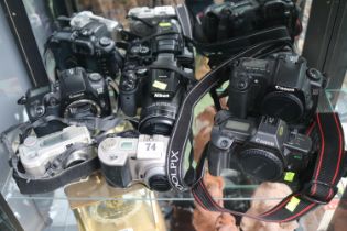 Collection of assorted Cameras inc. Canon EOS D30, Nikon Coolpix P900 etc