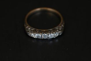 Ladies White metal Diamond set ring of 6 stones Size I. 2.8g total weight
