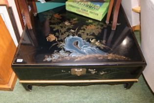 Lacquered Japanese style hinged top coffee table on bracket feet