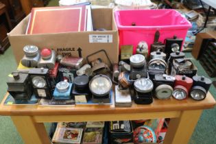 Large collection of assorted Vintage Bicycle Lams to include Bulls Eye, Guardian Lamp etc