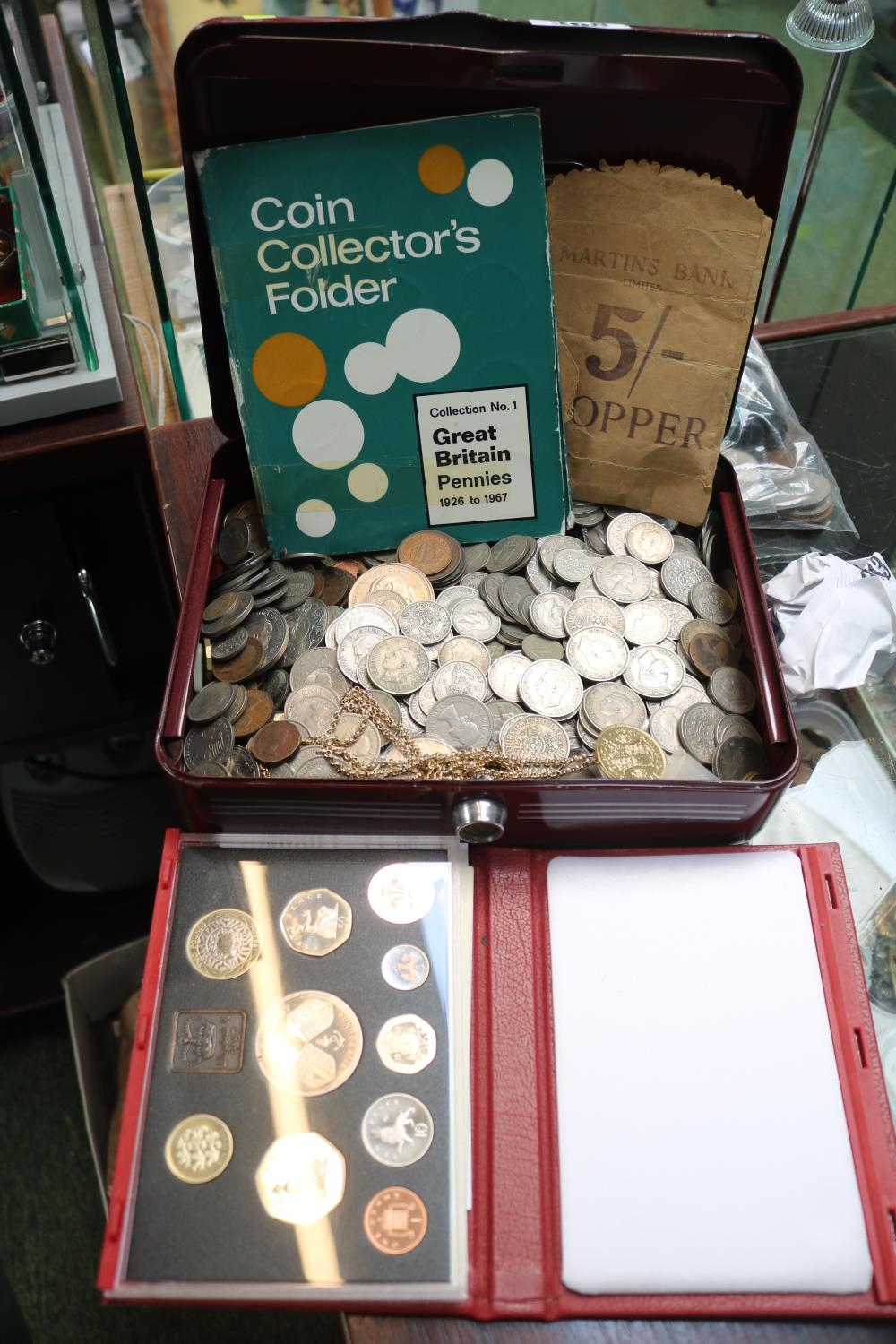 Good collection of assorted Coins to include a 1997 United Kingdom Proof Set