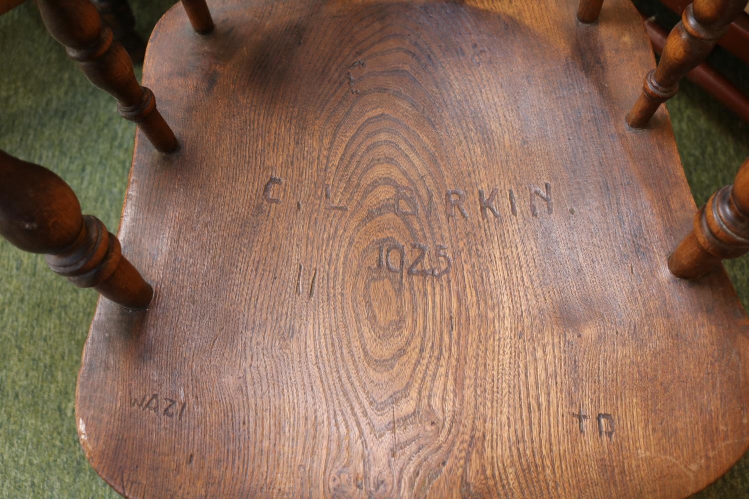 19thC Elm Smokers Bow with carved marking C L Birkin 1925 - Image 2 of 2