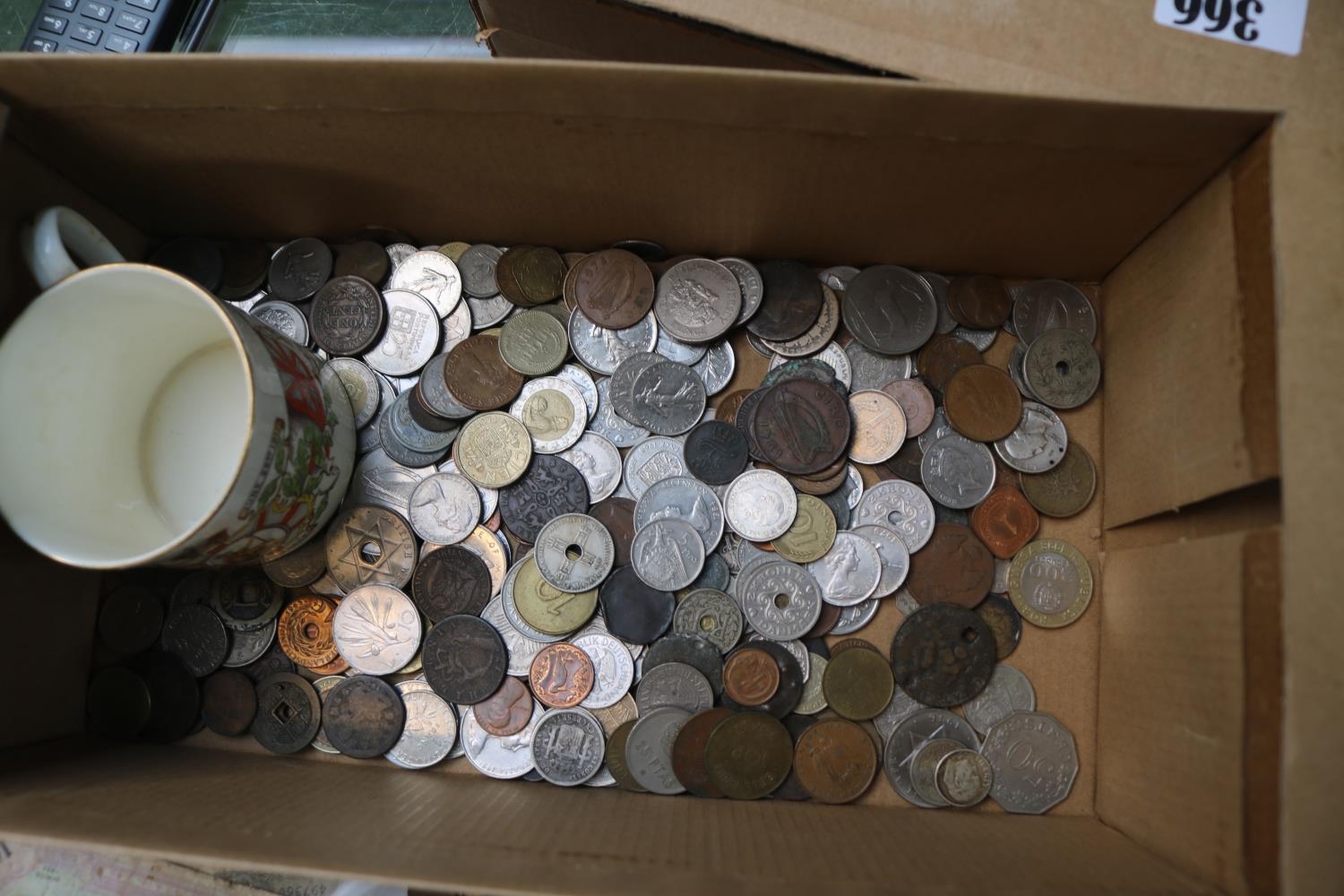 Collection of assorted World Coinage to include Bank Notes - Bild 2 aus 2