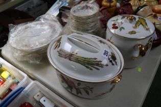 Wedgwood Downland pattern part dinner set and 2 Royal Worcester Evesham pattern dinnerware