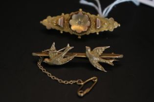 Ladies 9ct Gold Victorian Bar brooch with Diamond setting and a Swallow decorated bar brooch 6.1g