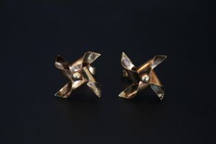 Pair of 9ct Gold Novelty Spinning earrings 2.1g total weight