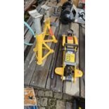 2 Tonne Hydraulic Jack and 2 Axle stands