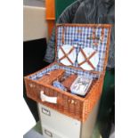 Fitted Wicker Picnic set