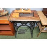 Singer Sewing machine Treadle base table