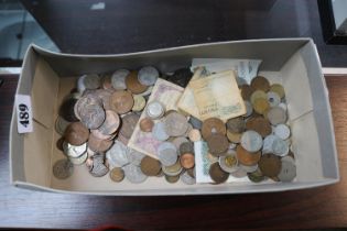 Box of assorted World Coinage to include Bank Notes