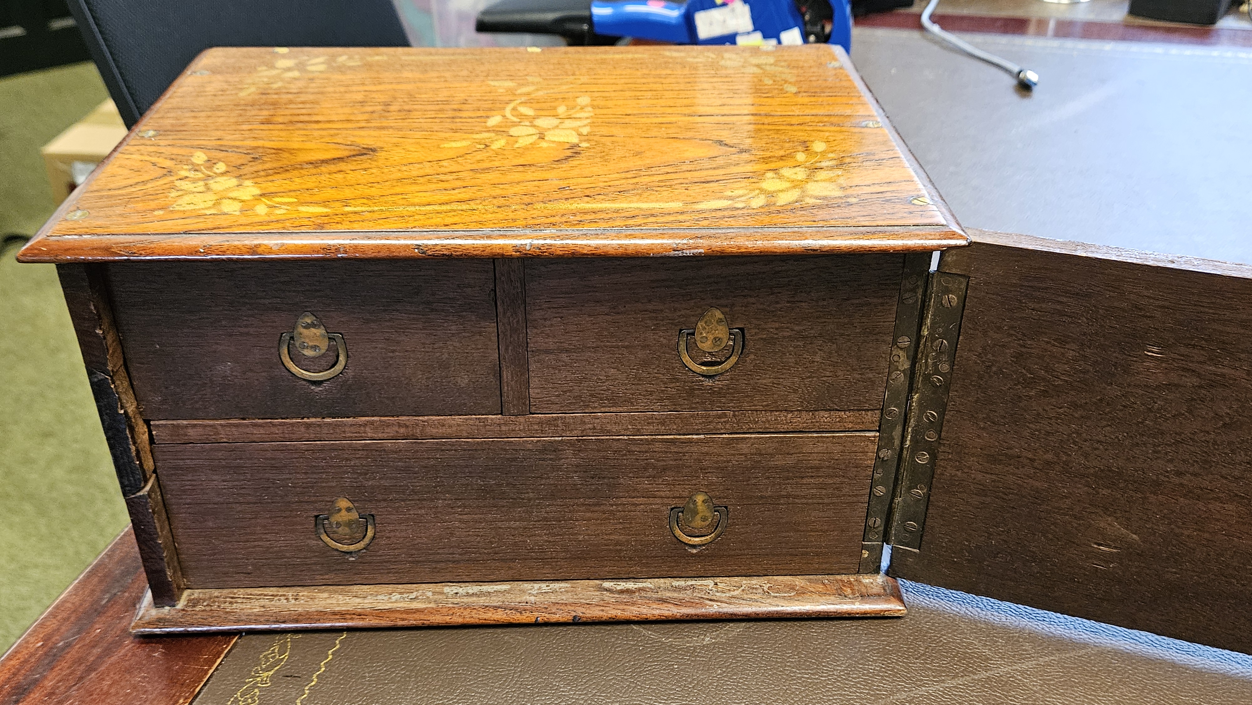 Victorian wooden box with internal drawers with painted decoration - Bild 2 aus 2