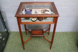 Edwardian Mahogany Collectors Cabinet with glazed top over tapering legs and galleried under tier
