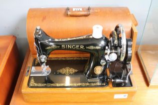 Oak Cased Singer Sewing machine EH581116