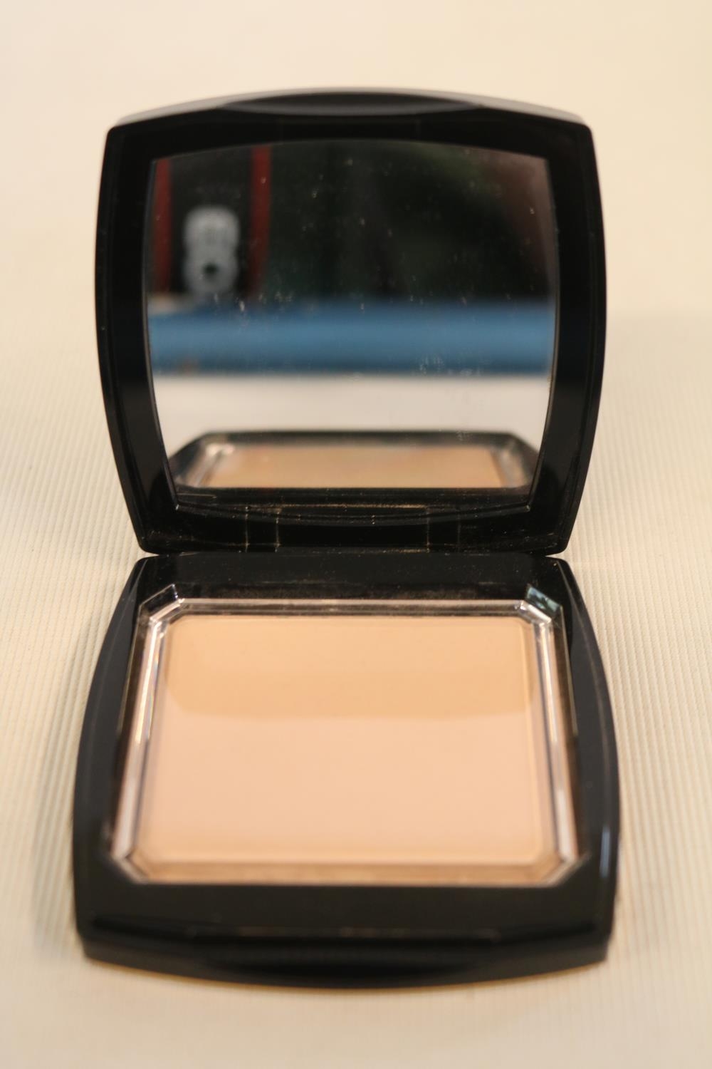 Christian Dior of Paris Refillable Luxury Powder Compact Boxed and a Chanel Compact - Image 4 of 5