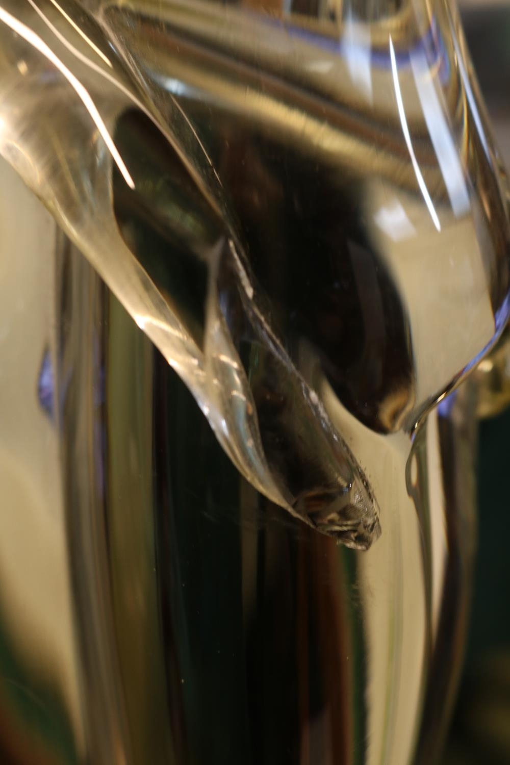 Murano glass sculpture of two figures entwined standing on cylindrical base, with etched signature R - Bild 4 aus 4