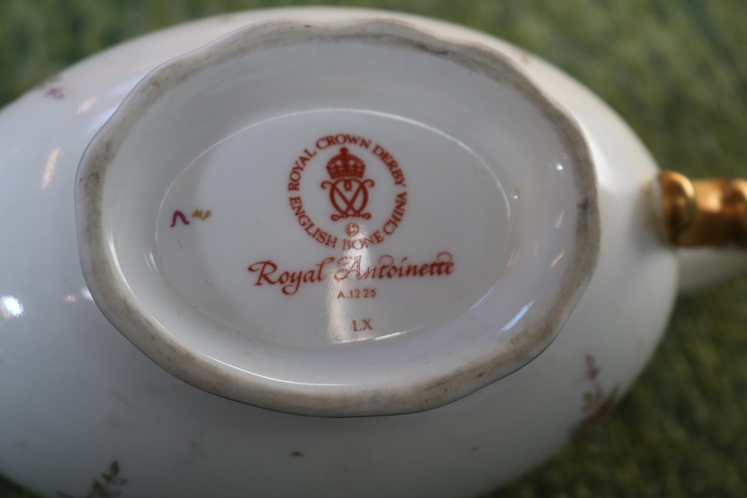 Royal Crown Derby Royal Antoinette A1225 Lombardy Part Dinner & Tea service to comprise of approx. - Image 5 of 8