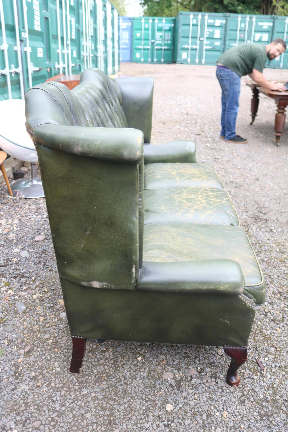 Green Leather Button back Chesterfield on cabriole legs 187cm in Length - Image 3 of 3