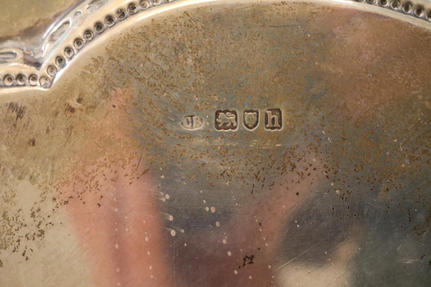 Edwardian Silver Salver on ball on claw feet with engraved central roundels. London 1903 670g - Image 3 of 3