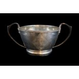 Interesting Two Handled Silver Cup engraved with Jesus College Oxford crest Birmingham 1931. 170g